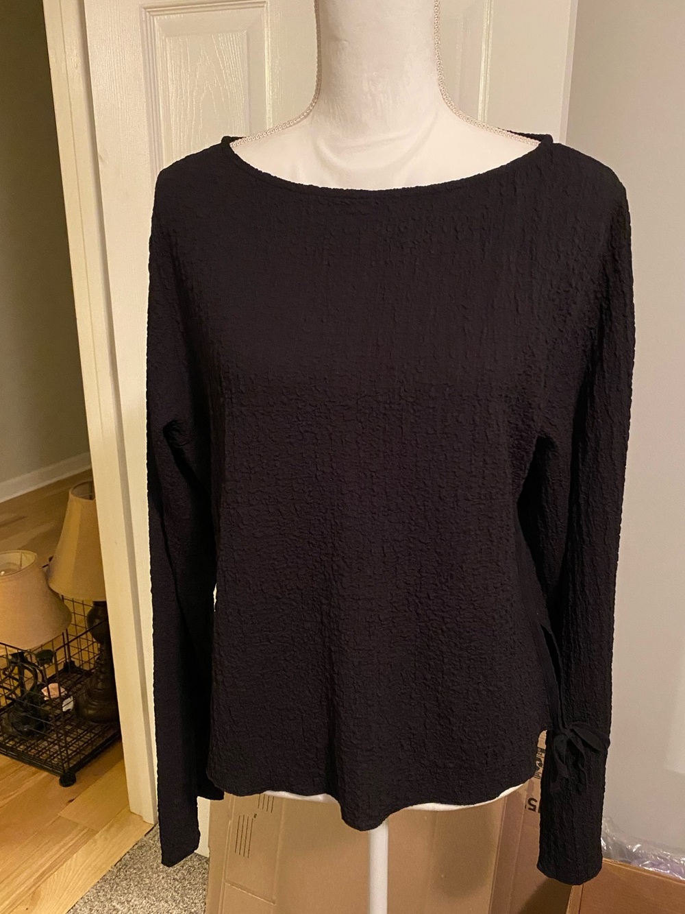 Women’s Black Textured Long-Sleeve Top By Wishlist Size Large NWT